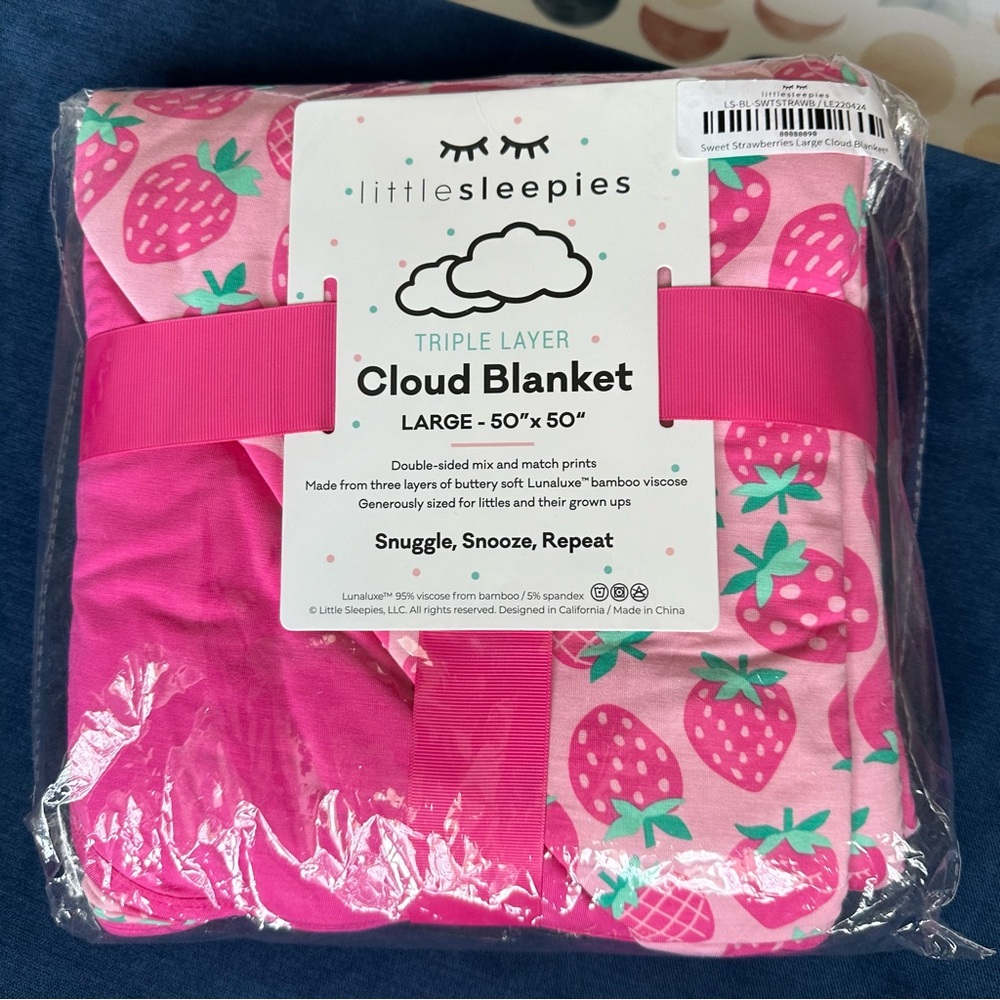 🍓 Little Sleepies Sweet Strawberries Cloud Blanket